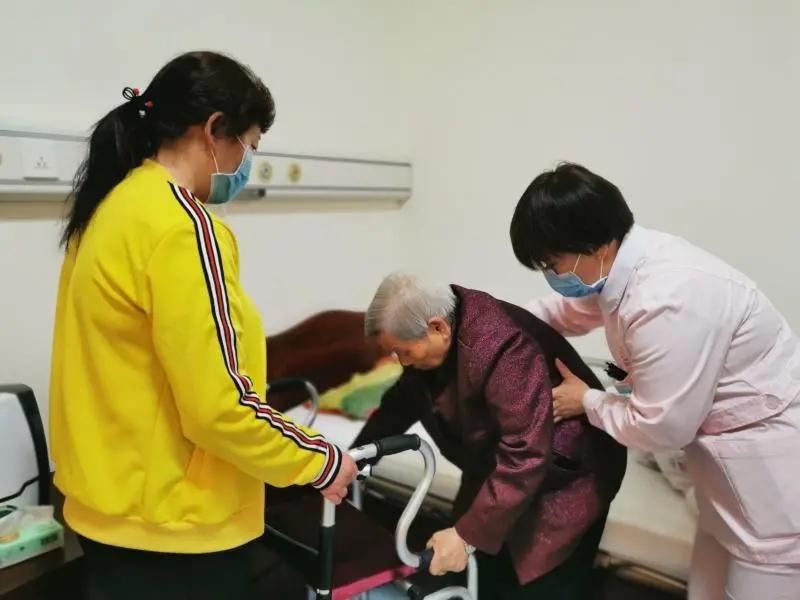 老人入住养老机构美好感受,养老服务机构解除封闭