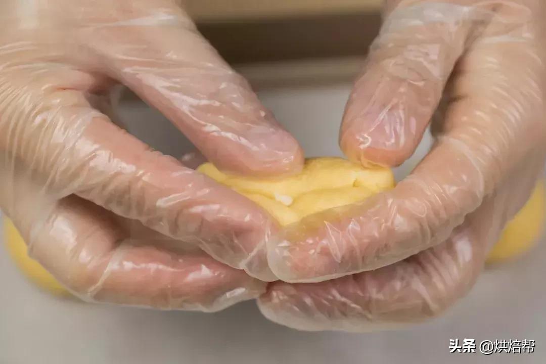 最基础的黄油曲奇简单又好吃,非常香酥的一款曲奇饼干超好吃