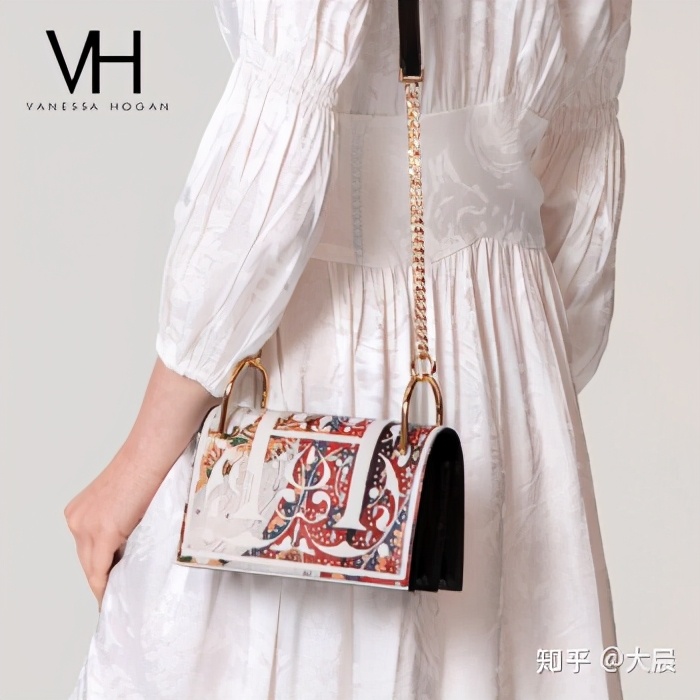 想给女朋友买个包推荐,给女朋友买什么样的包