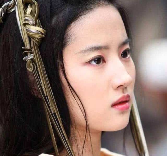 女人哪些地方有痣容易遭受情劫,哪些地方长痣的女生异性缘很好