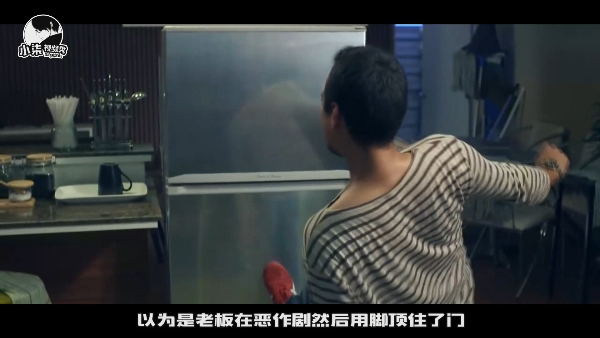 小柒电影解说：假发有可能是纤维做的，也有可能是尸体上的头发