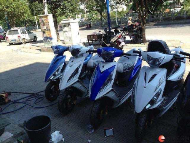 雅马哈尚领125与雅马哈迅鹰,雅马哈尚领和迅鹰哪个贵