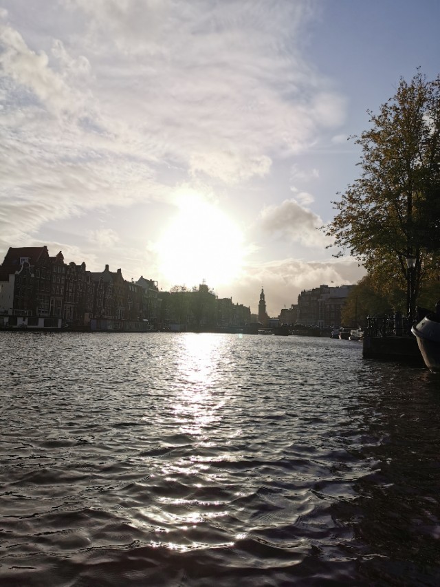 *麻大**味浓的街道，蜂拥的游客—欧洲之旅（五）