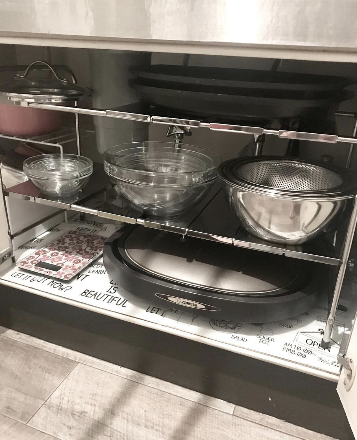 厨房锅具收纳墙上,锅具收纳小妙招废物利用