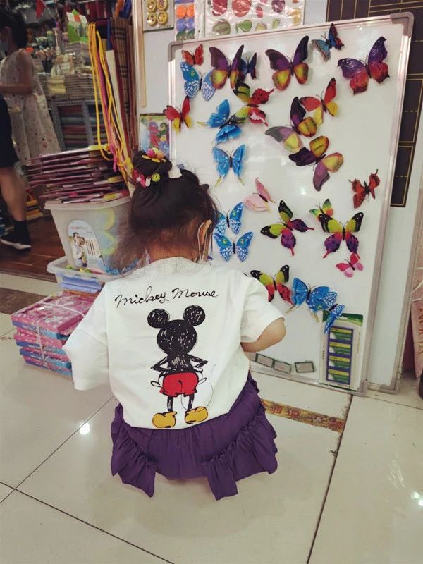 奥特曼卡片是雷霆还是黑钻版,奥特曼卡片到底要不要买呢