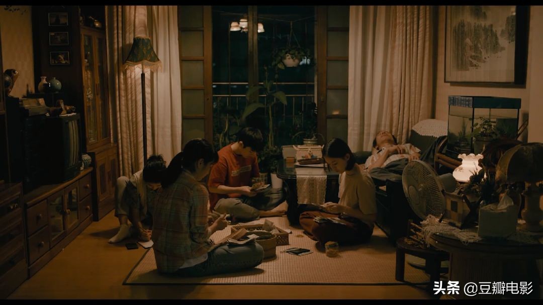 打败《寄生虫》,这部新片《蜂鸟》才是真正的年度最佳