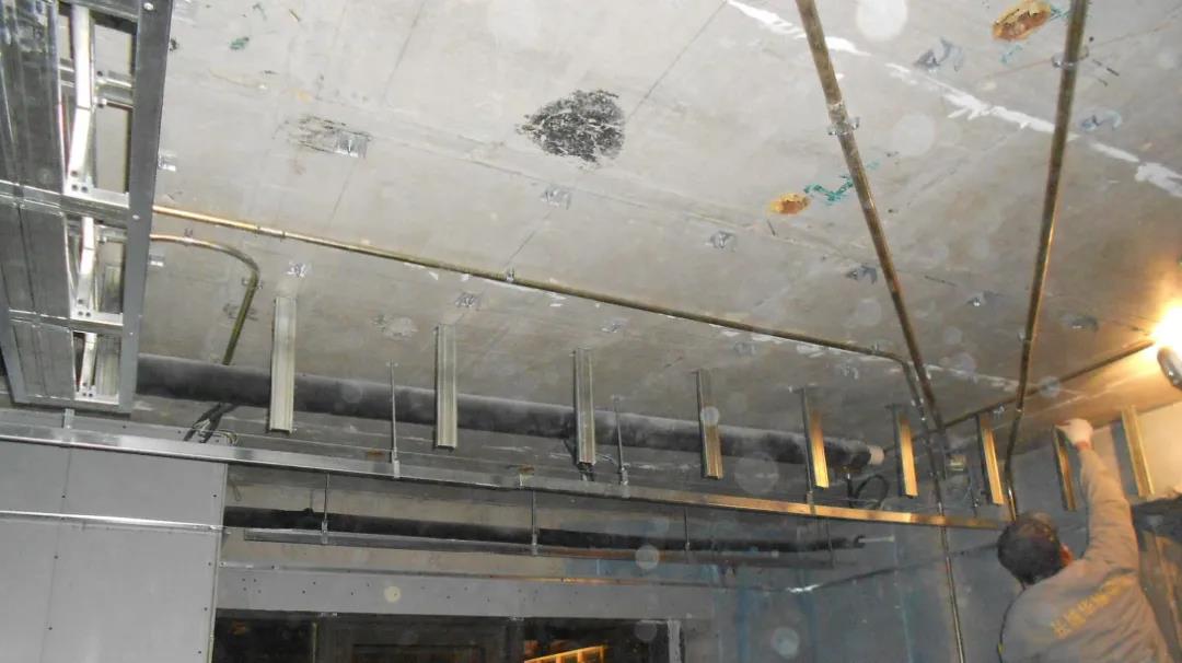 全轻钢龙骨吊顶施工工艺教程,轻钢龙骨隔墙施工工艺流程视频