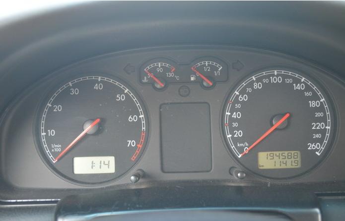 2002年的老帕萨特b5还值不值得买,老款帕萨特b5当年新车价格