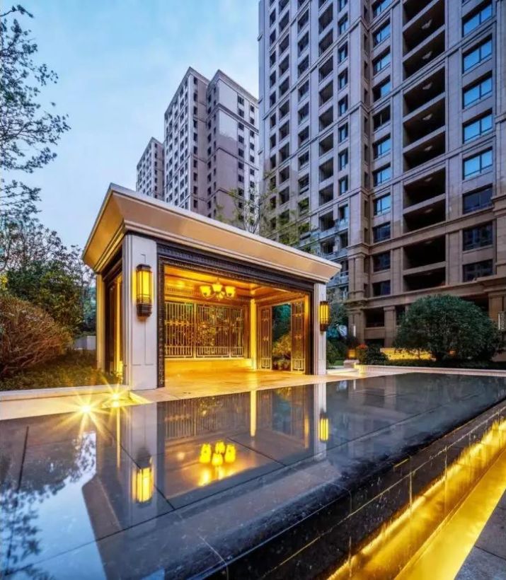 别再见女的就喊美女,见房子就称豪宅,盘一盘上海真正豪宅产品系