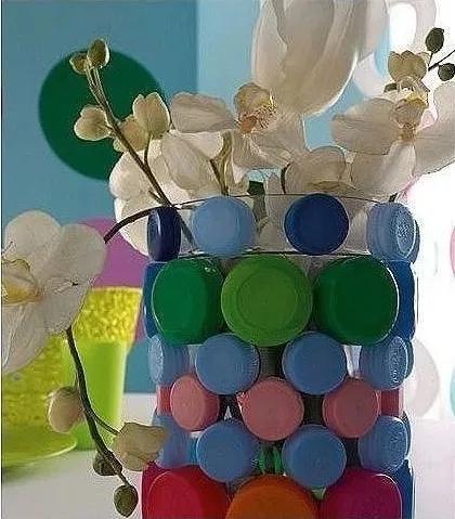 用啤酒的瓶盖怎么做成玩具,六个瓶盖可以做什么手工玩具