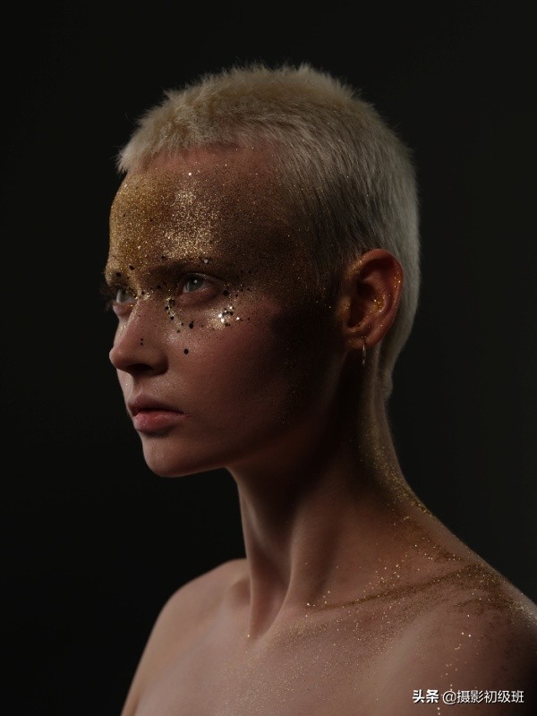 先定个能达到的小目标，比如：先买台一亿像素的相机