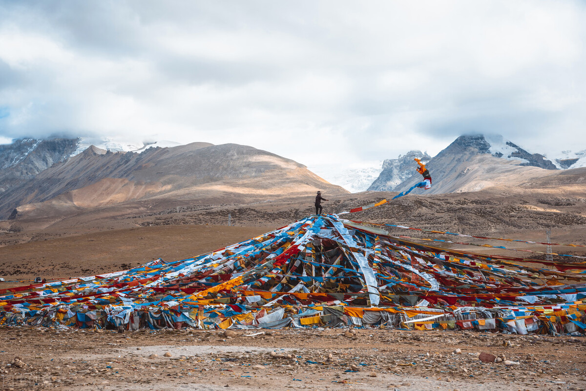 西藏的玛尼堆和经幡,藏区三大玛尼堆