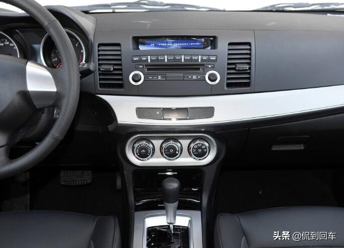 发动机的转速表是什么样,发动机的转速表图片是什么