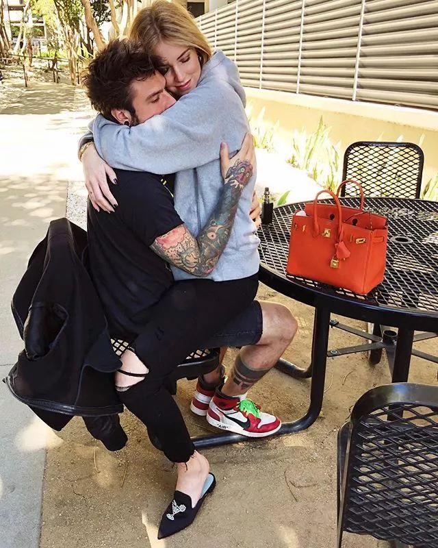 包慌？看宇宙博主们疯狂背什么