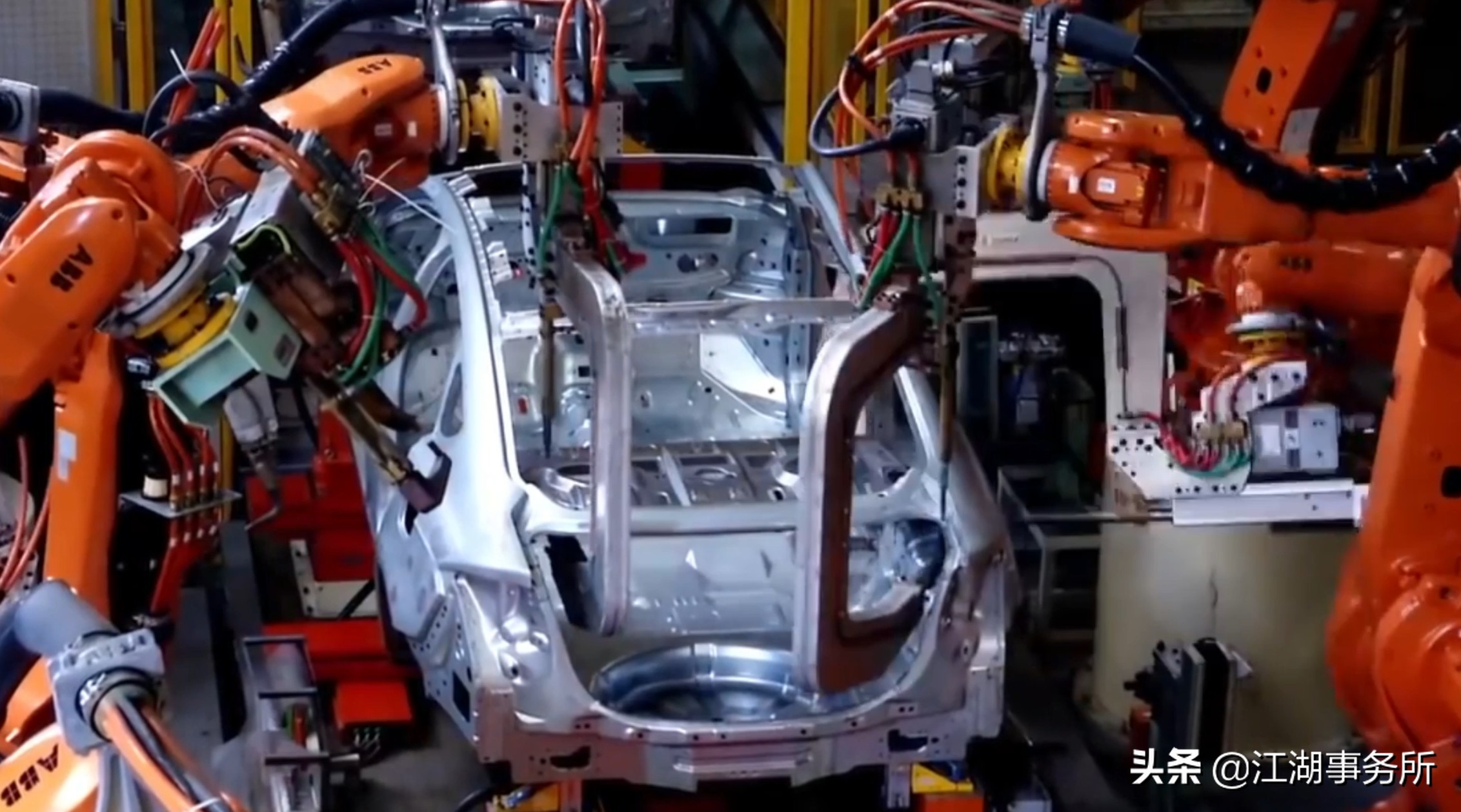 美国再使坏！瑞士若断供高端机床，中国制造业的根基撑得住吗？