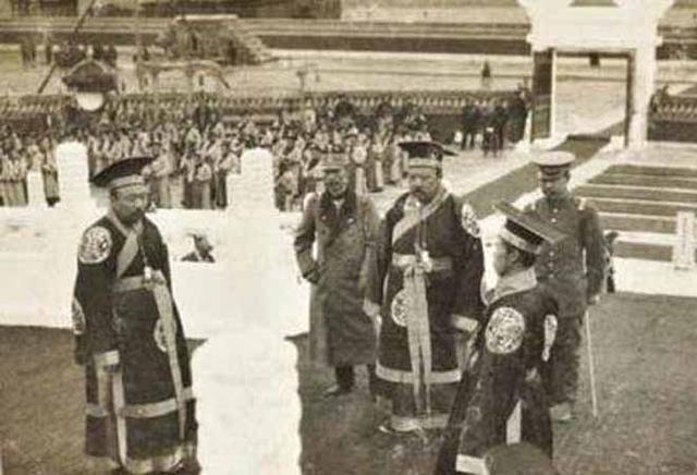 看看民国初年袁世凯与清皇室的交集溥仪最后已经彻底俯首臣服