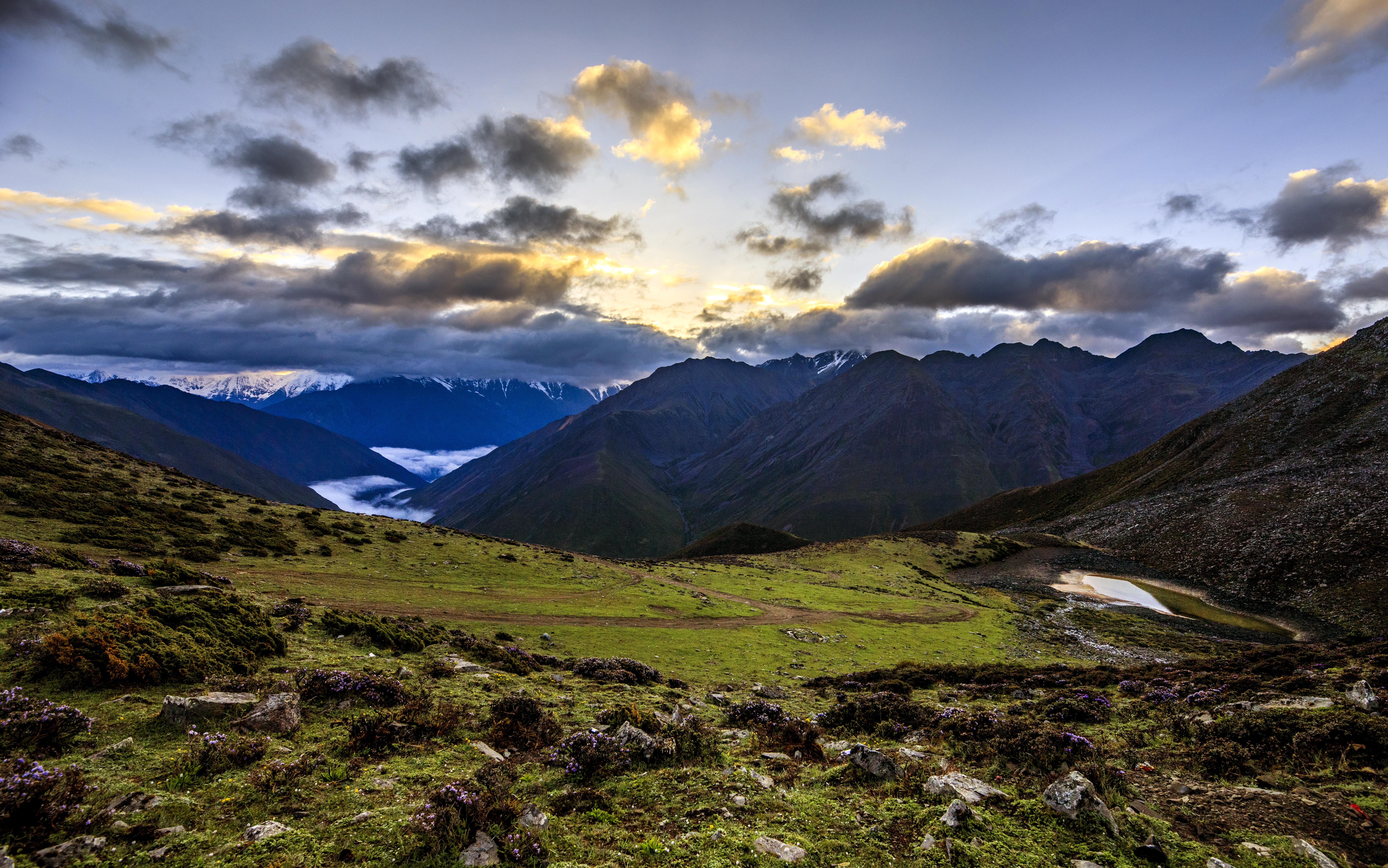 贡嘎雪山自由旅拍,里索海贡嘎雪山全景