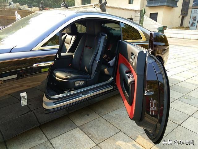 劳斯莱斯一把伞就值10万,劳斯莱斯雨伞卖到1万块钱一把