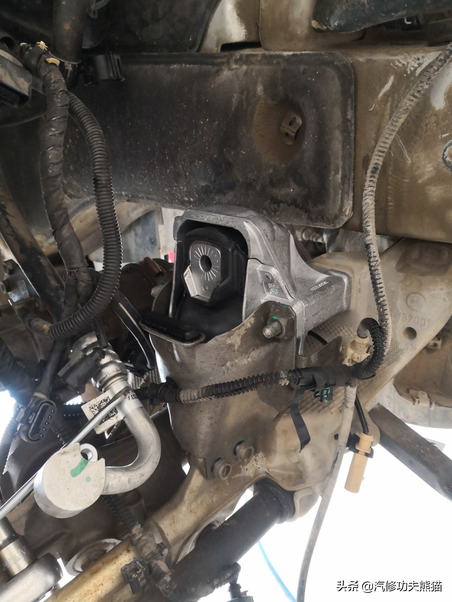 如何检测奥迪三代ea888是否烧机油,大众三代ea888发动机机油灯报警