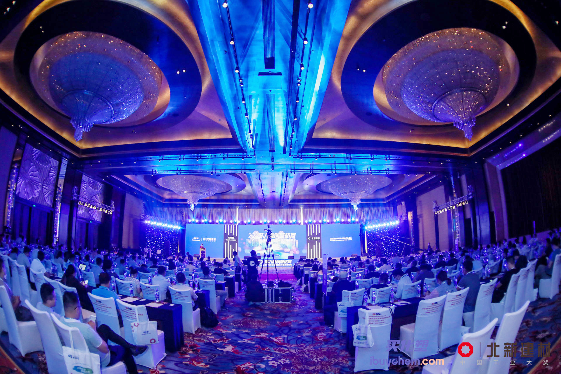 聚力融创新格局|这场行业盛会“刷屏”涂料圈防水圈