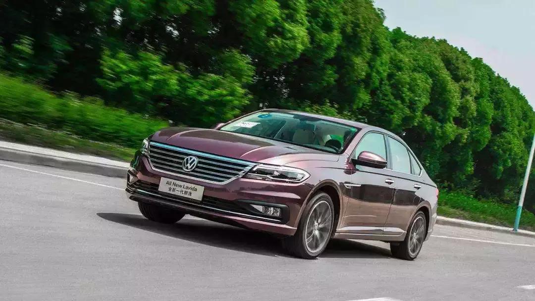 福克斯和朗逸比较,a级轿车大众朗逸参数