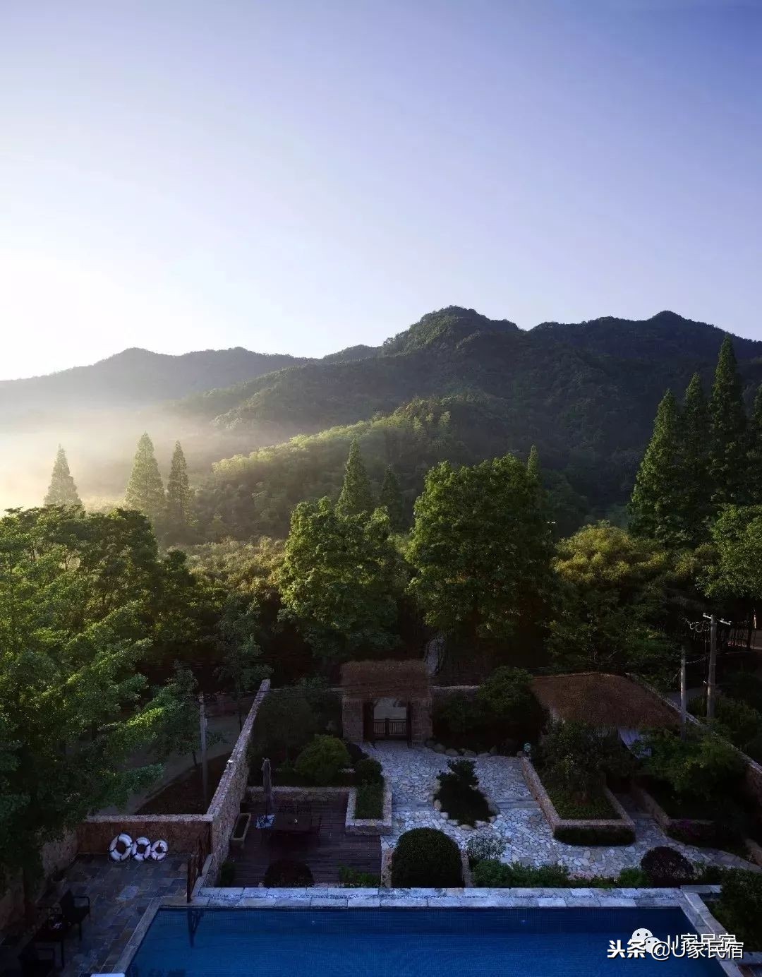 在40万人饮用水的水源地，住青春旅社百里挑一的惬意民宿