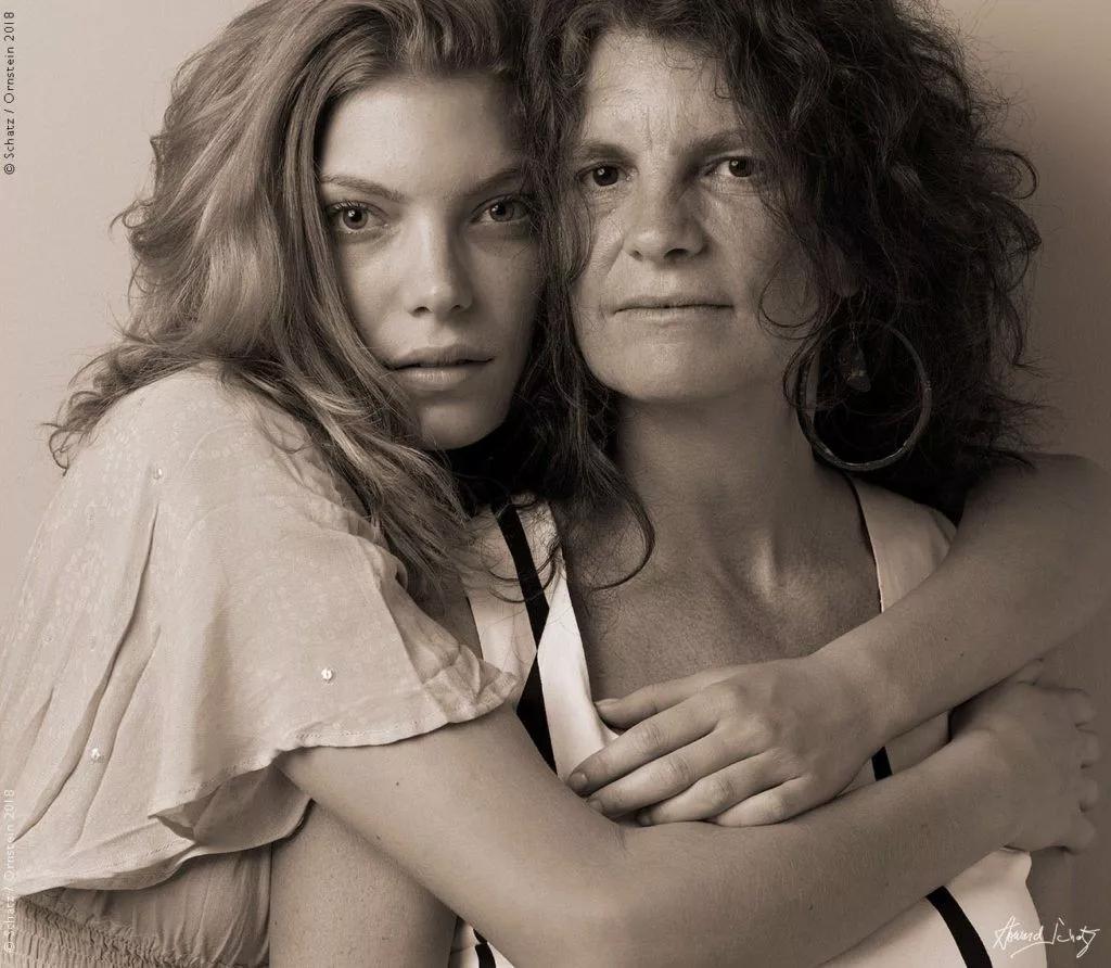 模特们啊~~妈妈的基因太强大，据说“女儿会偷走麻麻的美丽？