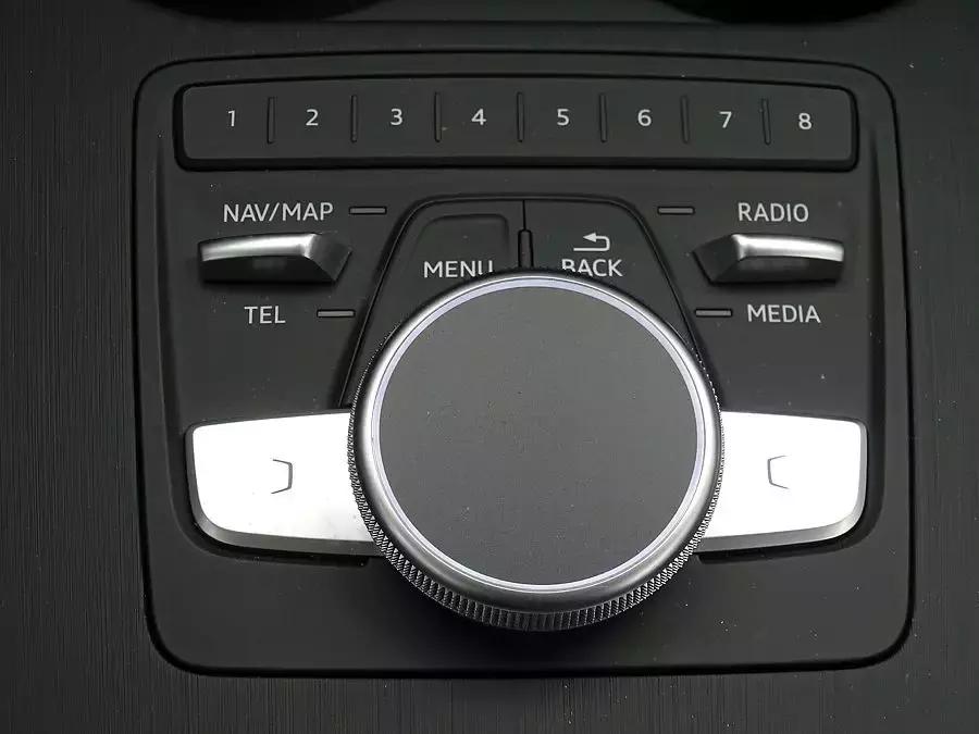 2018奥迪a5cabriolet敞篷2手,奥迪a5sportback45tfsi四驱版