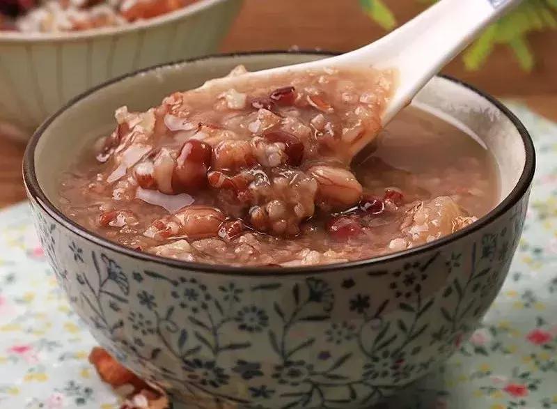 打嗝要警惕四种病嗳气,突然打嗝怎么办快速止嗝