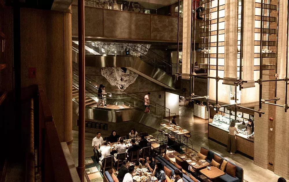 香港逸东酒店在哪个地铁口,香港逸东酒店夜景