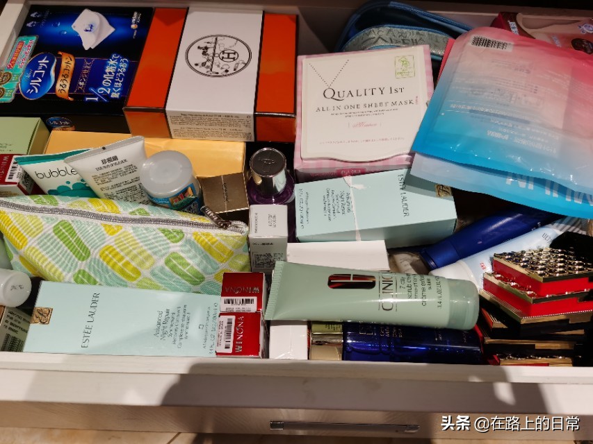 拼多多雅诗兰黛和官方对比,拼多多雅诗兰黛百亿补贴是正品吗