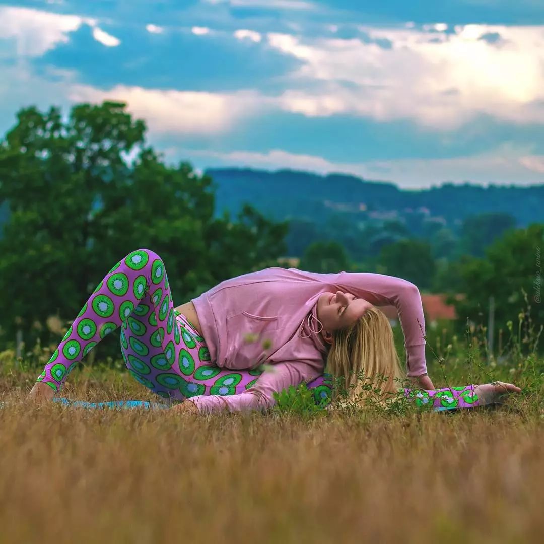 熬夜加班长痘痘怎么办,熬夜加班脸上起痘怎么消除