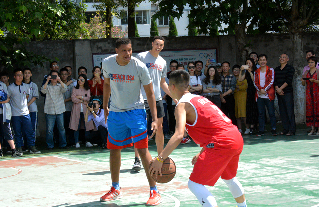 美国和西班牙篮球比赛,美国和西班牙篮球队来岚皋