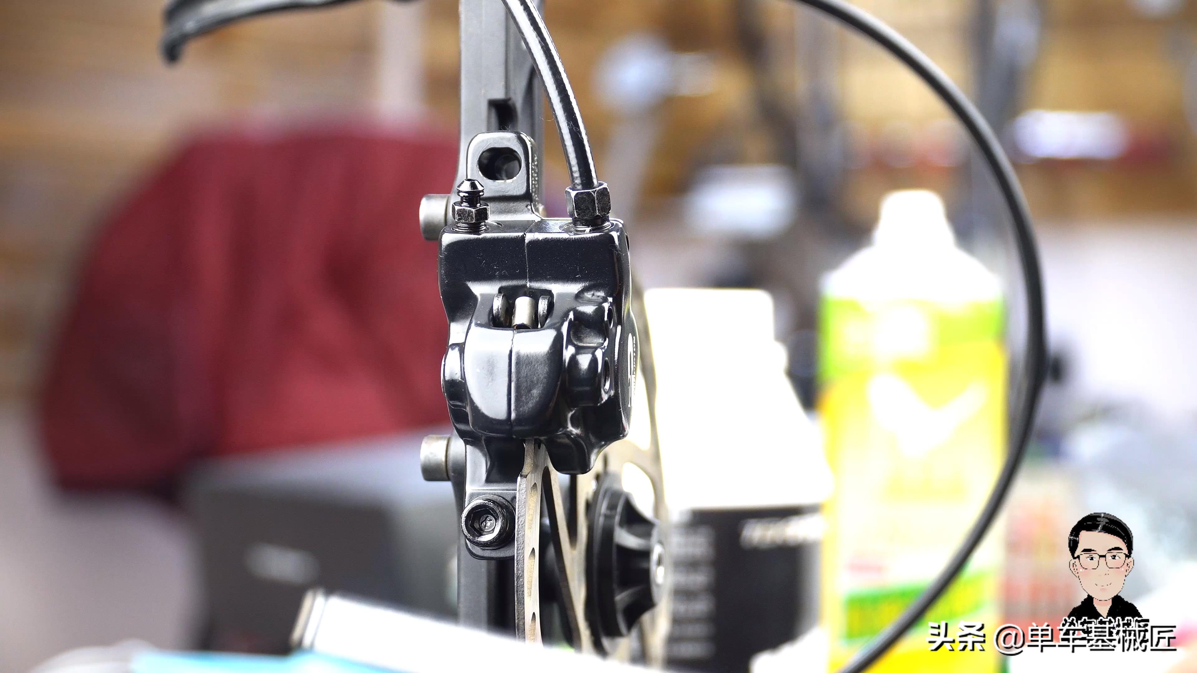 刹车卡钳活塞复位教程,单车碟刹活塞回弹不到位