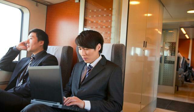 跟领导单独聊什么,跟领导坐车聊什么