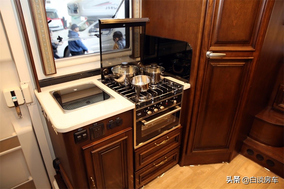 依维柯8at房车驾驶体验,最便宜依维柯8at房车