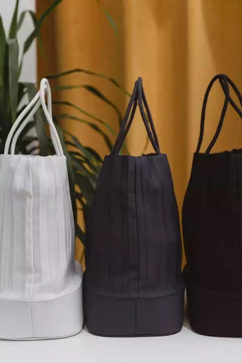 1000左右的包包品牌推荐,1000块钱能买什么大牌的包