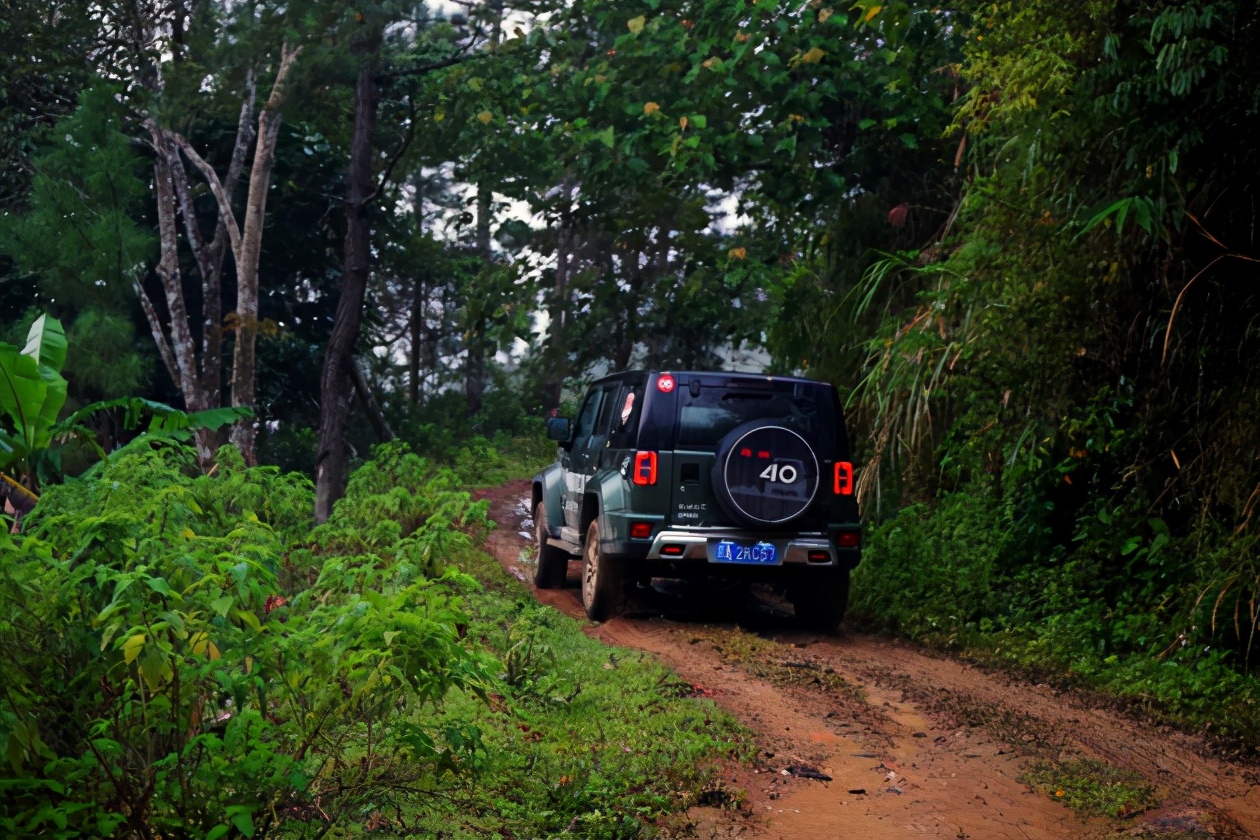 北汽bj40试驾2.0t,2024款bj40深度越野评测