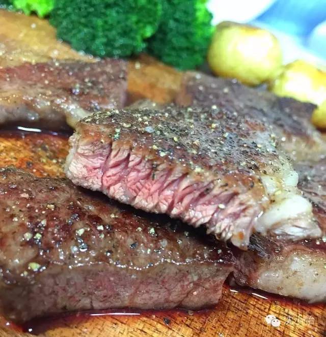 煎牛排诀窍你学会了吗,西餐厅牛排都有几分熟