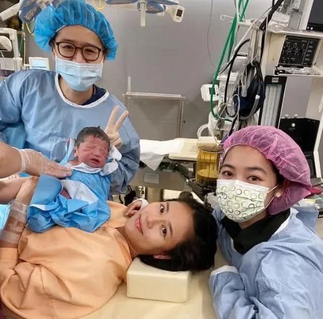 又一女星官宣结婚,知名女星官宣三胎