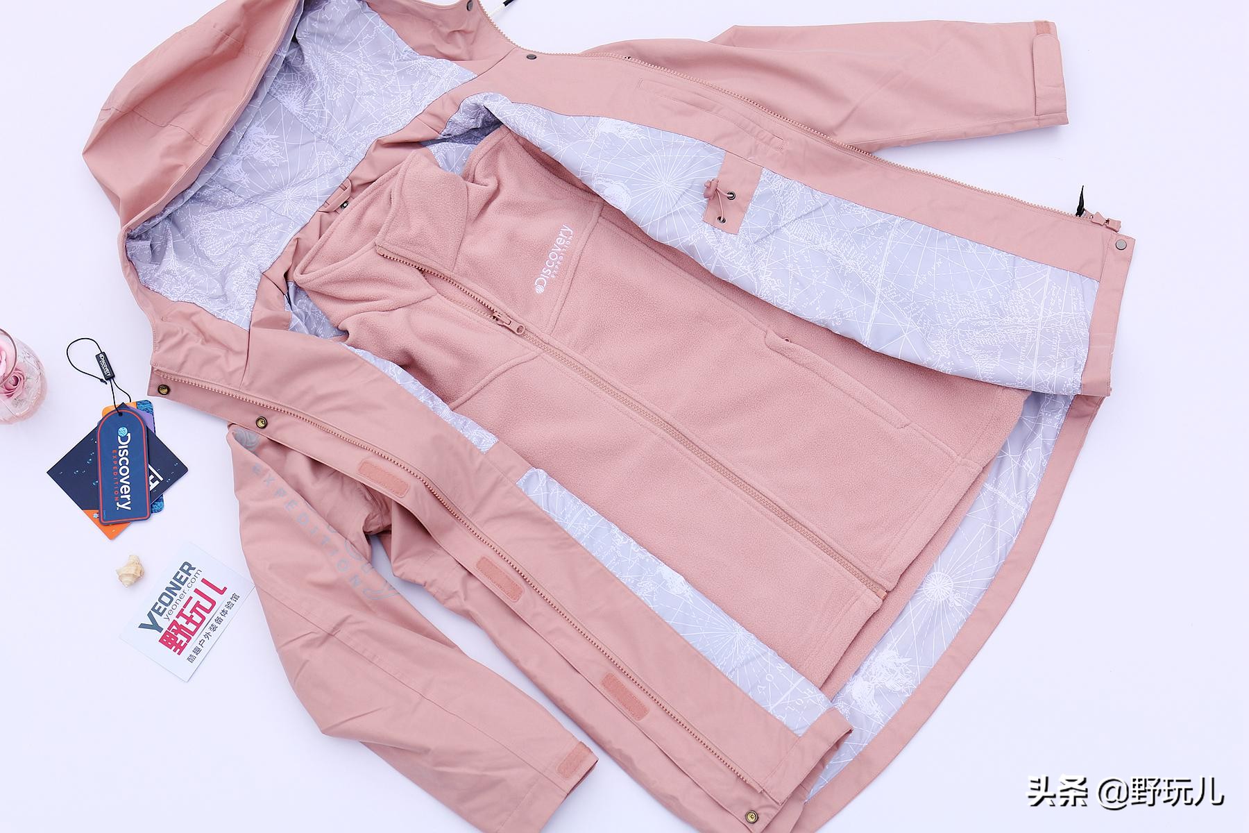 既时尚又实用的冲锋衣,简约而不简单的冲锋衣奢潮