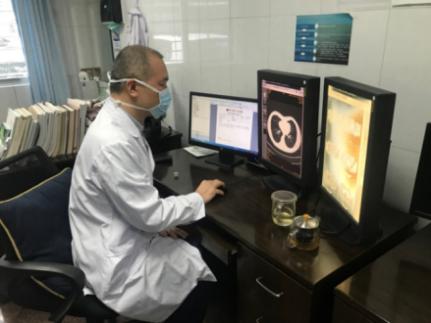 疫情防控期间党旗飘扬,抗击疫情党旗飘飘党徽闪亮