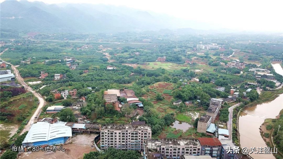 閲嶅簡甯傜挧灞辨潵鍑ら晣,鎴戝湪鐠у北