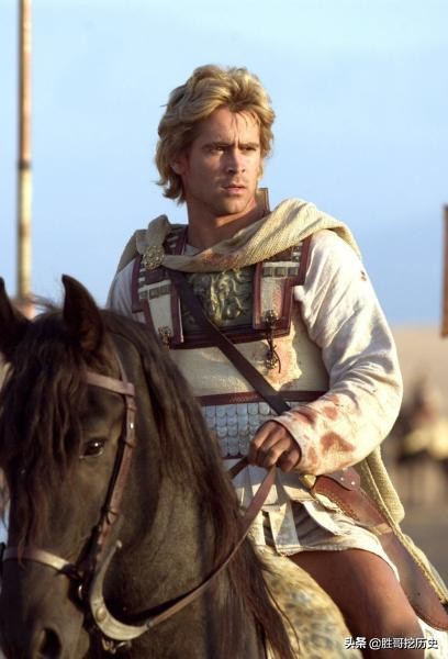 亚历山大年轻的时候,亚历山大一生有多可怕