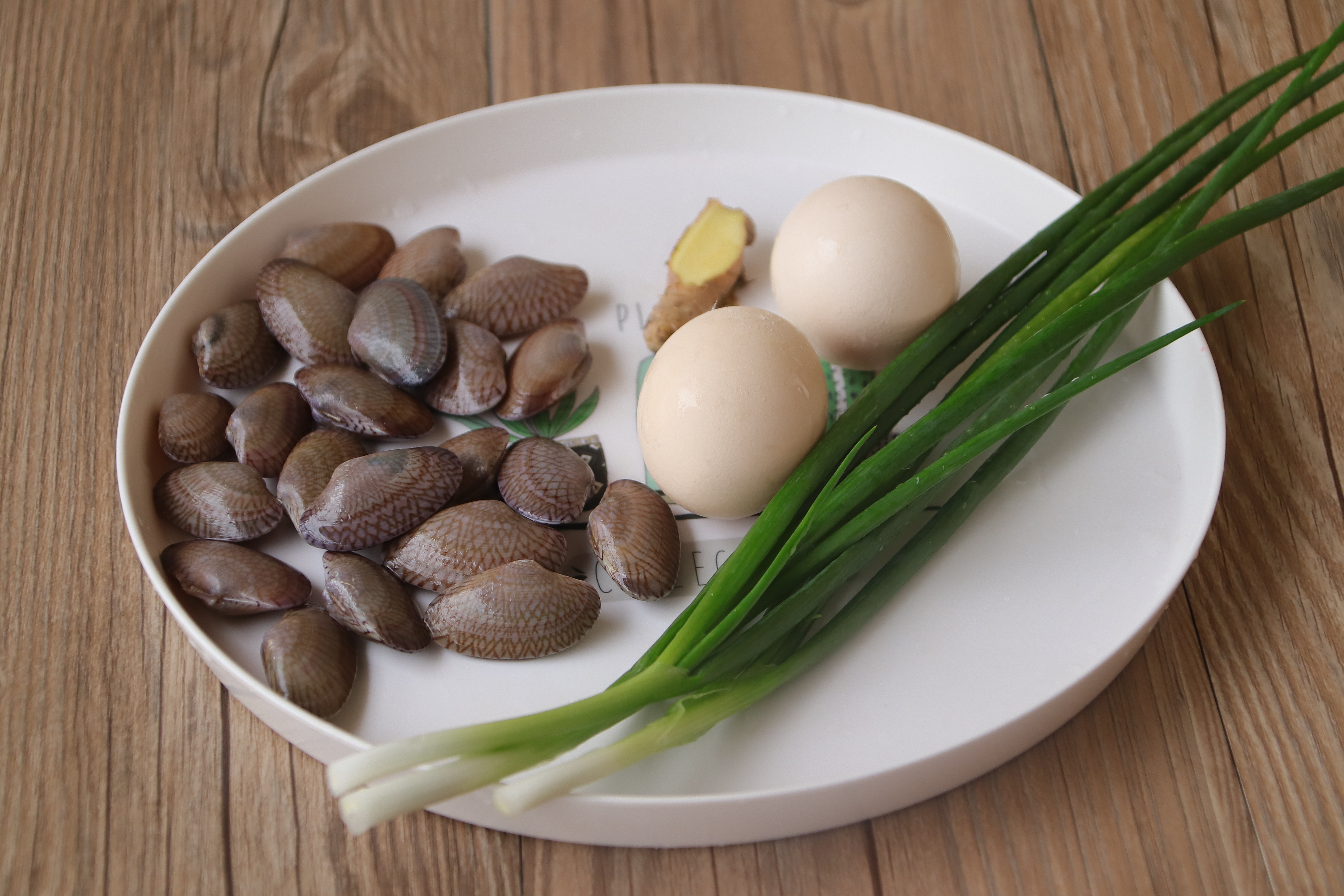 蒸鸡蛋羹的做法用热水还是凉水,蒸鸡蛋羹的正确做法冷水还是热水