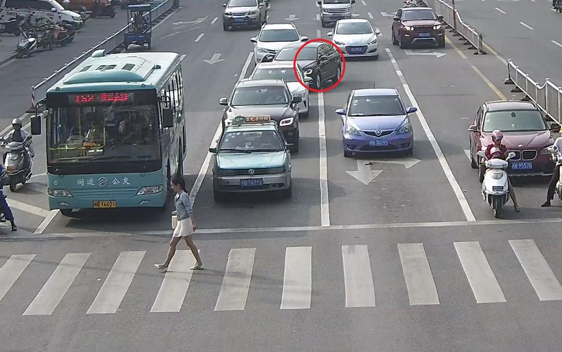 车辆超过停止线会怎样,车子发生故障如何设置警告标志