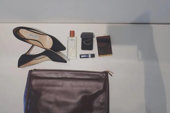 你以为1万块的迪奥很好穿?真的没有