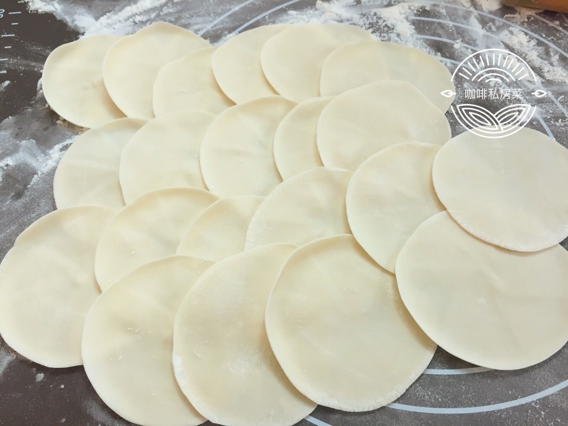 肉馅饺子怎么做不粘锅好吃,剩饺子肉馅最好的处理方法