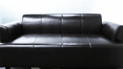 pu皮衣皱了怎么快速弄平,没熨斗怎么让褶皱的皮衣变平整