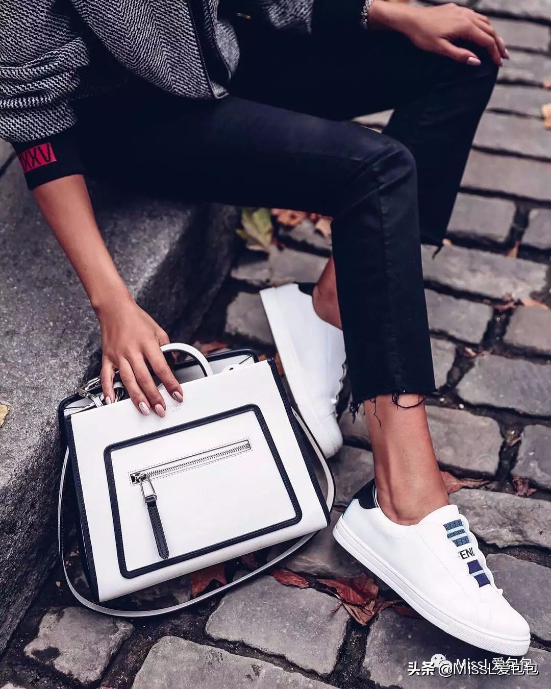 母亲节给妈妈做什么样的包包,母亲节该送什么样的包包